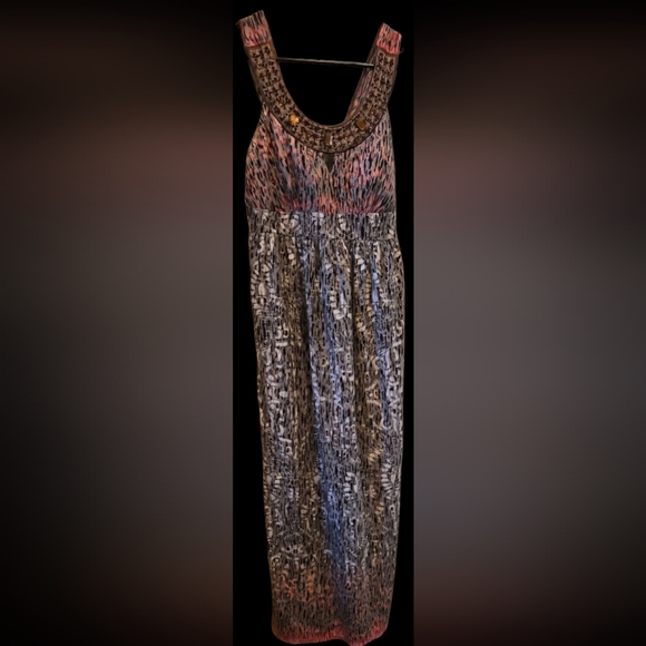 Dresses & Skirts - Women's Black, White And Red Sleeveless Scoop Key Hole Gold Jewel Maxi Dress